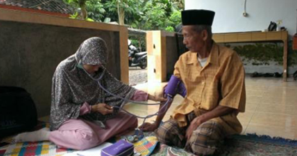 インドネシアにおける地域での高齢者に対する試み