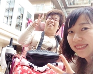 その人の「好き」「着たい」を探す。『車いすユーザー × ファッション』という視点【理学療法士｜岡野先生】