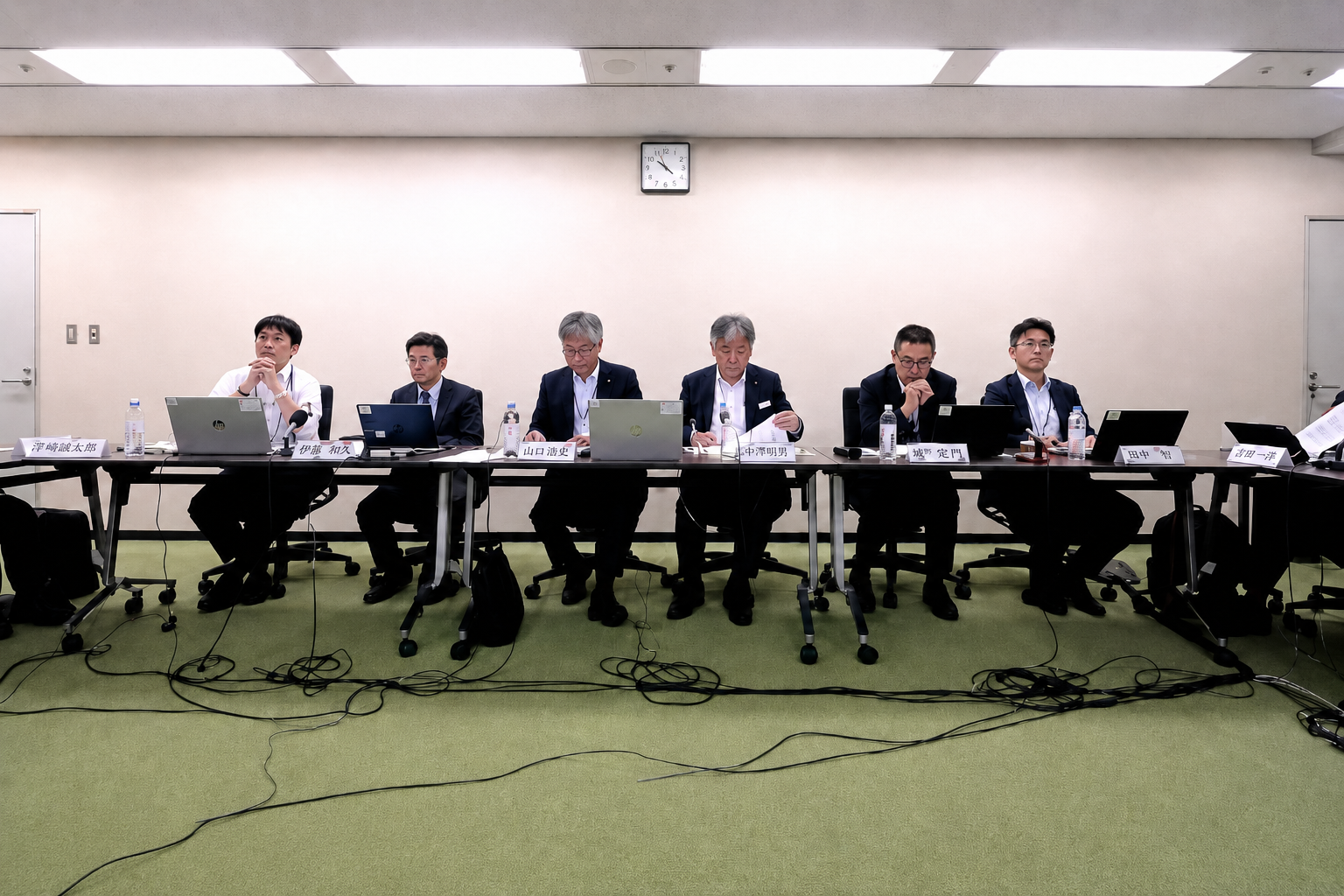 薬剤師のキャリアパス懇談会が初会合　卒後研修と専門薬剤師認証を議論へ