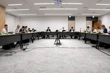 老健のPT/OT/ST配置、弾力化の論議が始動　中山間の「特定地域サービス」で通所介護なども対象に、令和9年度改定
