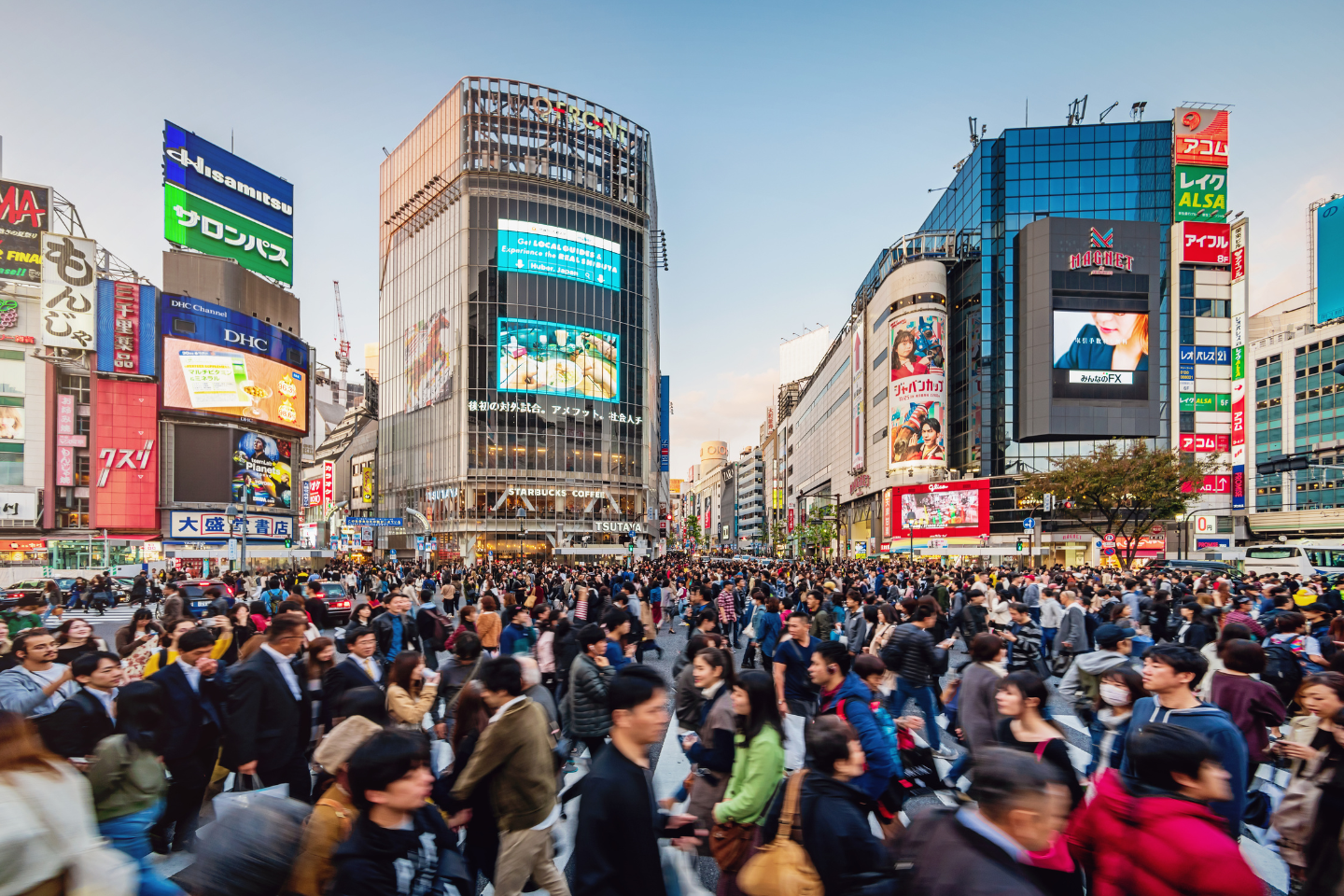 就職で最も知りたいのは「男性の育休取得率」――厚労省調査、両立しやすい職場は定着意向が45ポイント高い
