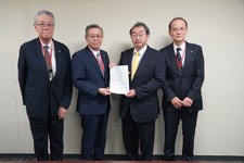 病院救急車の購入・維持に財政支援を　日本病院会が厚労相に提言