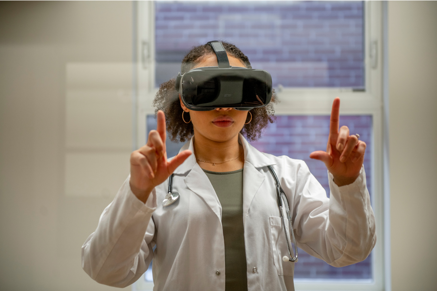 VR教材でPT学生の満足度は上がるが　小テストの成績は変わらず