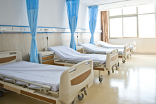 病院病床約2万床減　在院日数25.1日、利用率は上昇　令和7年