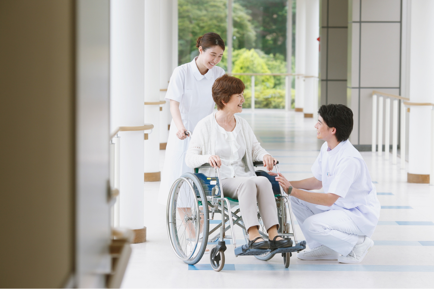 医療技術者の求人倍率3.21倍　8月、医療・福祉の新規求人は減少