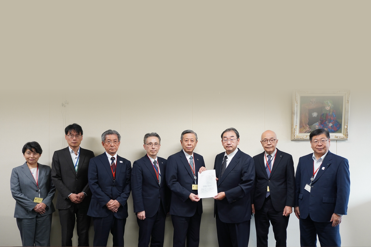 リハ職含む配置基準の抜本見直しを　病院8団体が厚労相に要望