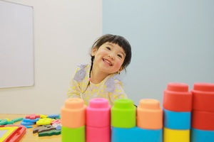 発達の気になるお子さま向けの教育支援事業でPT、OT、STを募集♪
